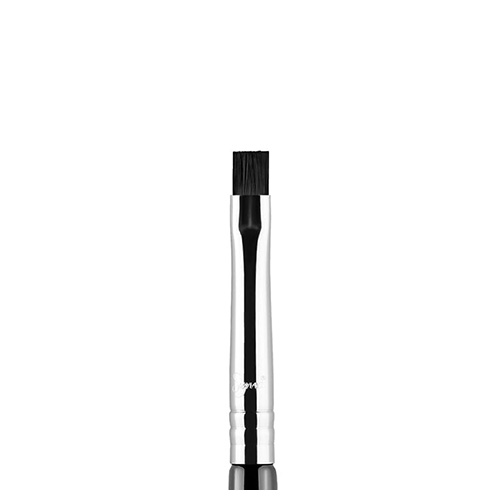 מברשת קו עיניים סיגמא - WATERLINE LINER CHROME E17 – תמונה 2