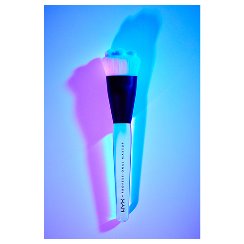 ⁦מברשת מקצועית למריחת פריימר NYX HIGH GLASS Face Primer Brush HGB108⁩ – תמונה ⁦3⁩