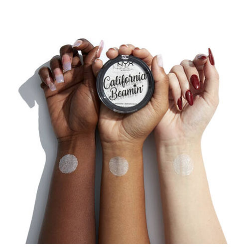 הייליטר פנים וגוף NYX California Beamin Glow Booster – תמונה 4