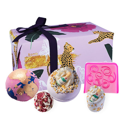 מארז אמבטיה מפנק Bomb Cosmetics Gift set of body care cosmetics Wild At Heart